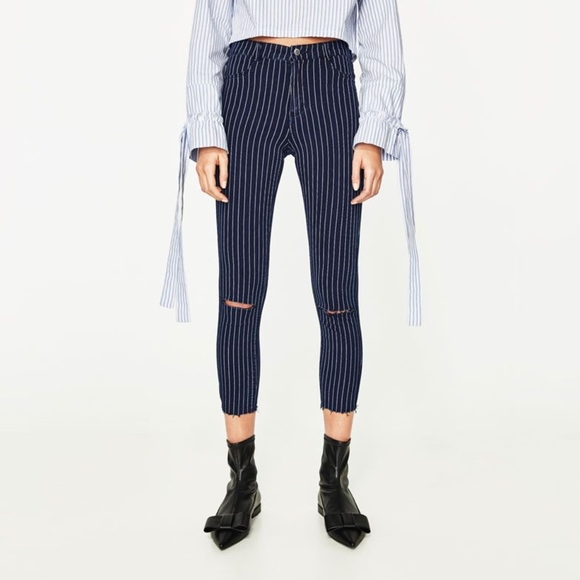 ZARA High Waisted Striped Cropped Jegging Size 4 Knee Rips Pinstripe - Picture 1 of 5